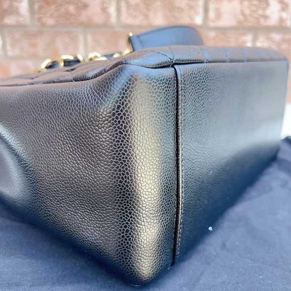 Chanel GST Caviar Tote Gold Chain Bag - Picture 4 of 11